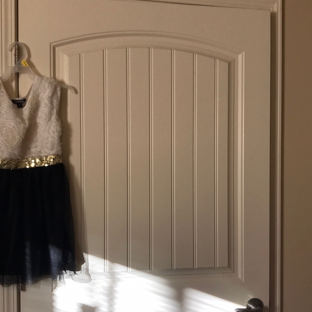Beautiful elegant dress for the Holiday or anytime..